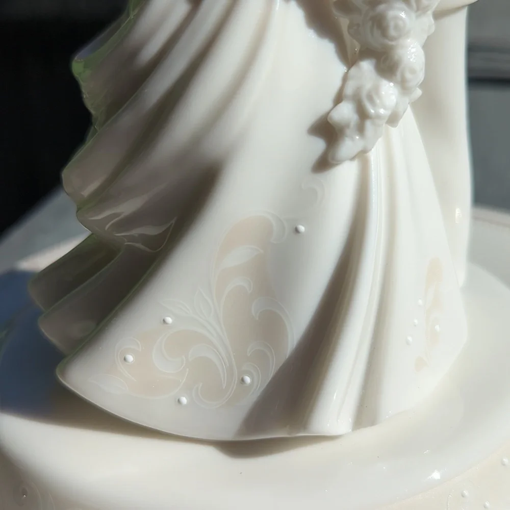 Lenox Wedding Promises Collection Cake Topper Opal Innocence